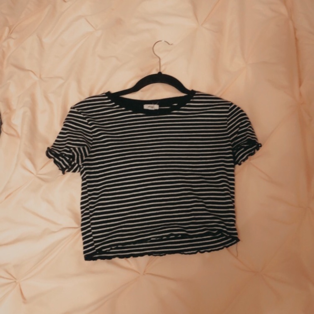 Lettuce trim, ardene, crop top, size small - Picture 1 of 2